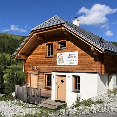 Vesely Svist Chalet ลาคทาล ภายนอก รูปภาพ