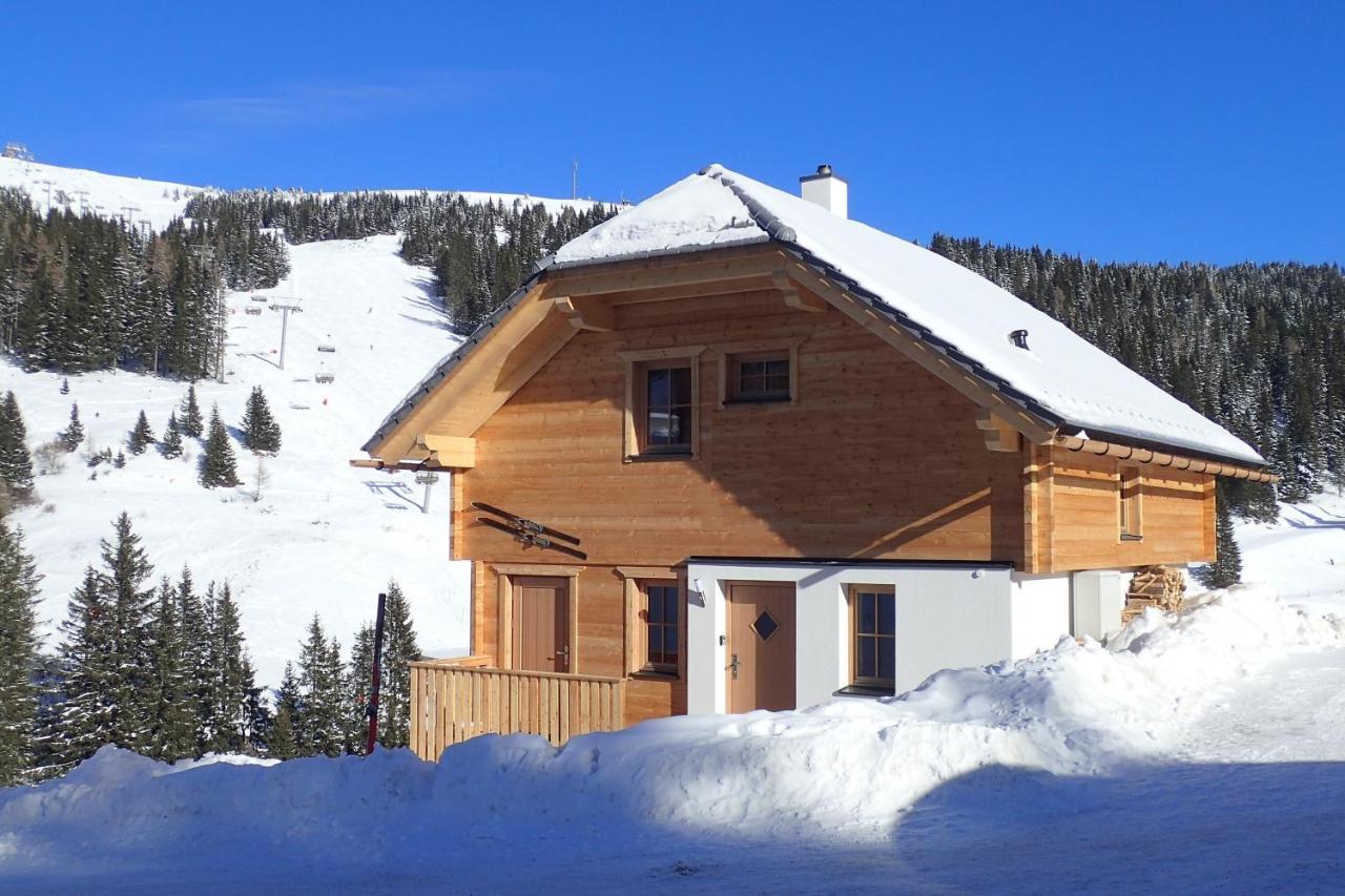 Vesely Svist Chalet ลาคทาล ภายนอก รูปภาพ