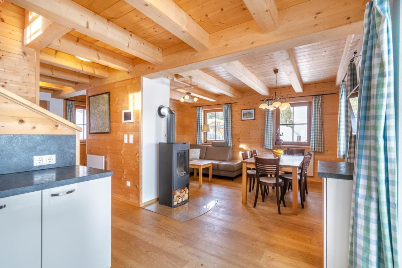 Vesely Svist Chalet ลาคทาล ภายนอก รูปภาพ