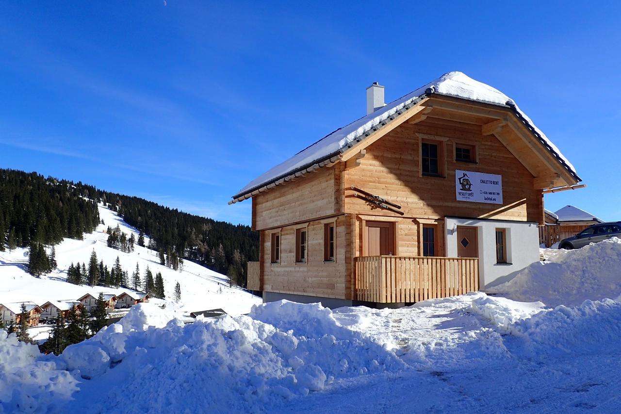 Vesely Svist Chalet ลาคทาล ภายนอก รูปภาพ